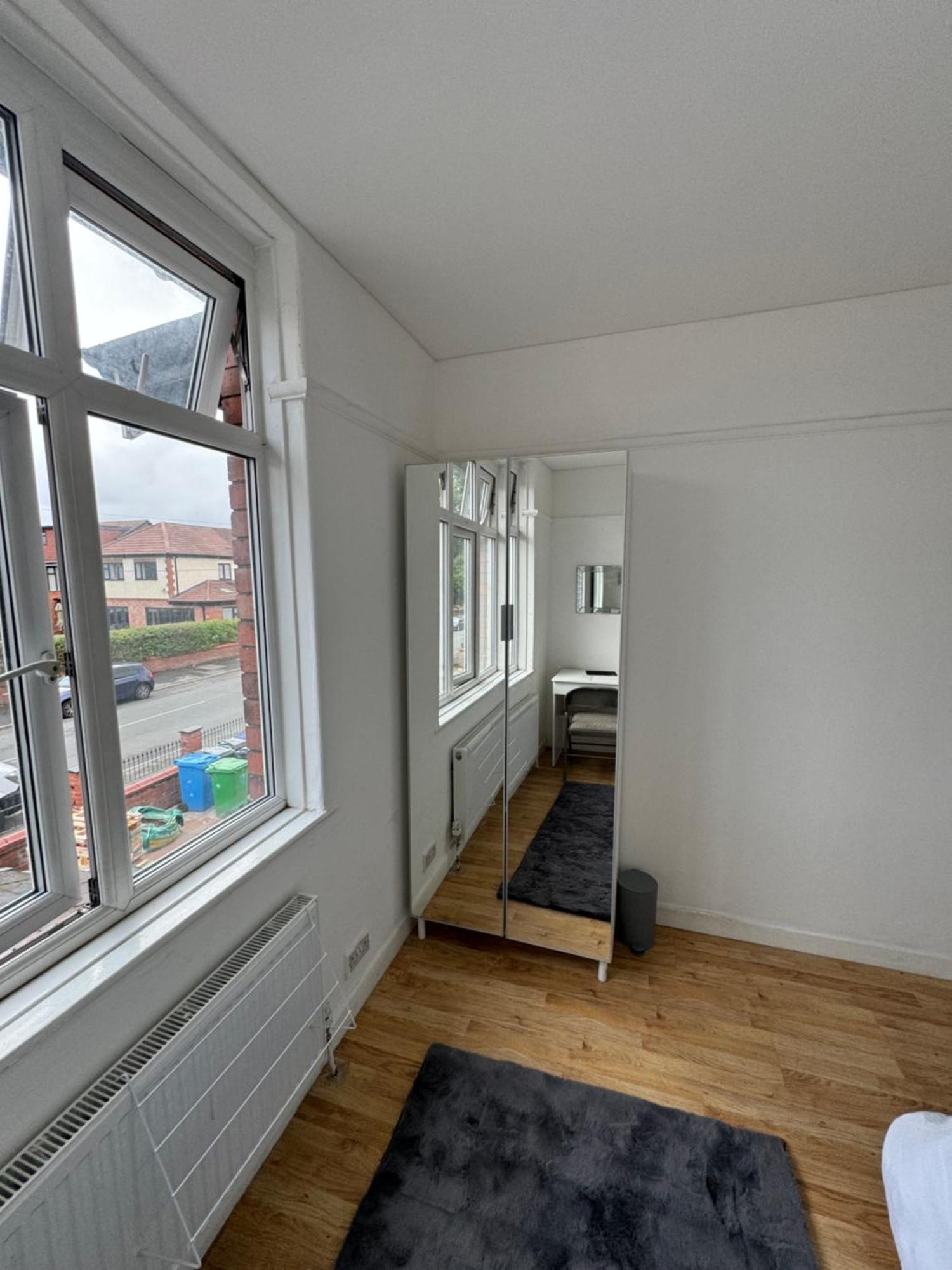 Elegant Estates Humble Abode Room 5 Manchester Exterior photo