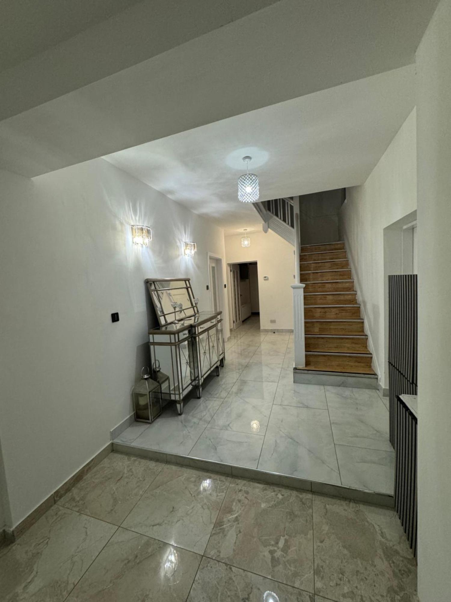 Elegant Estates Humble Abode Room 5 Manchester Exterior photo
